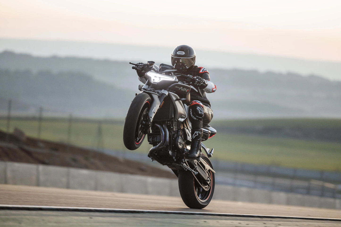 CFMOTO 800NK